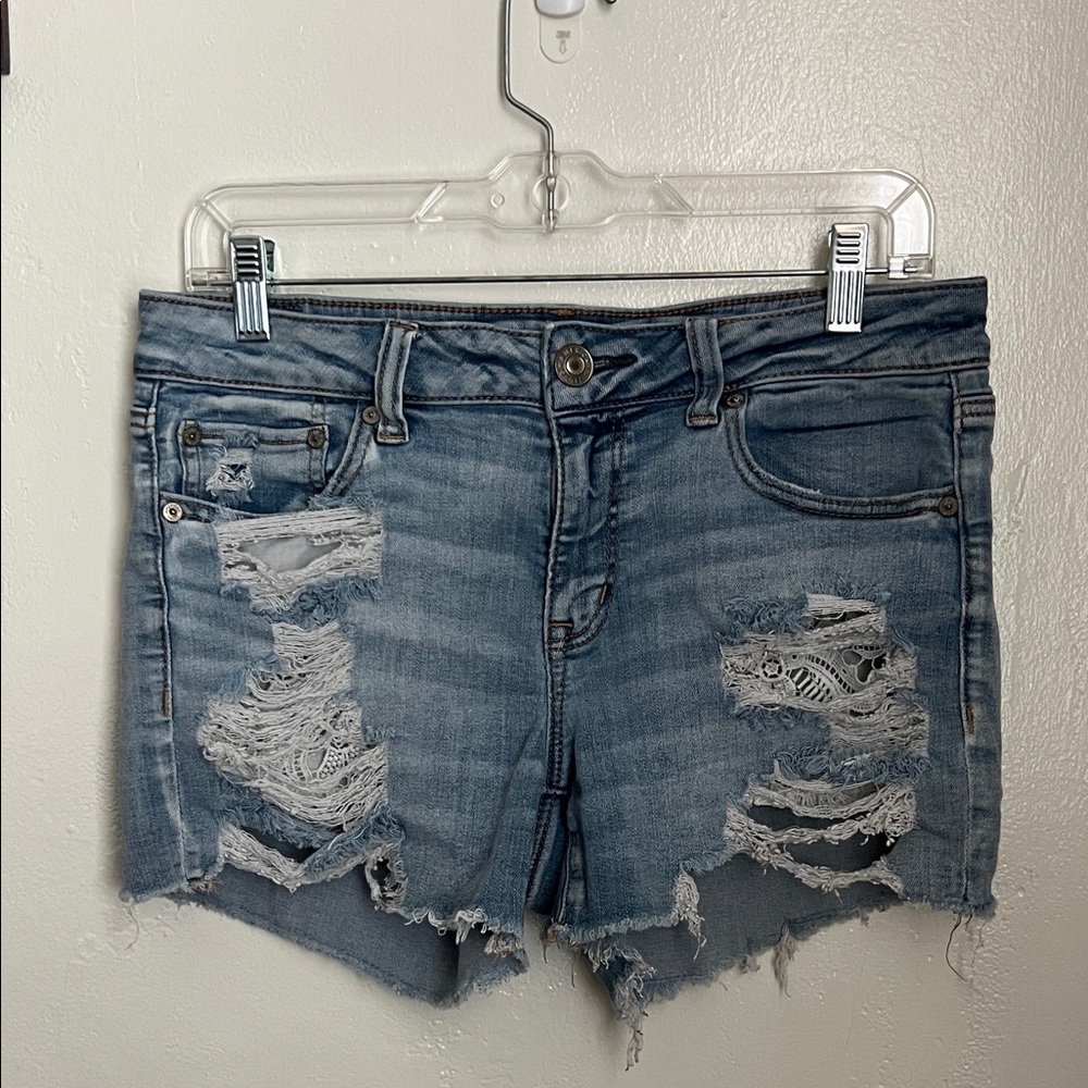 American Eagle Light Wash Denim Women's Next Level Stretch Shorts Mid Rise